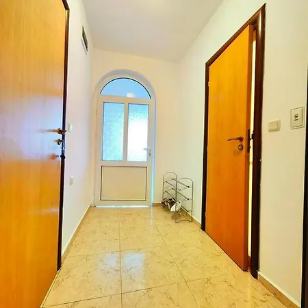 Апартамент Kambani Arnel , Marina