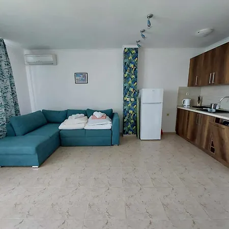 Kambani Arnel , Marina * Свети Влас