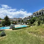 Kambani Arnel , Marina Apartamento