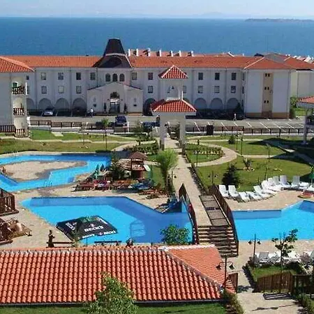 Kambani Arnel , Marina Apartment