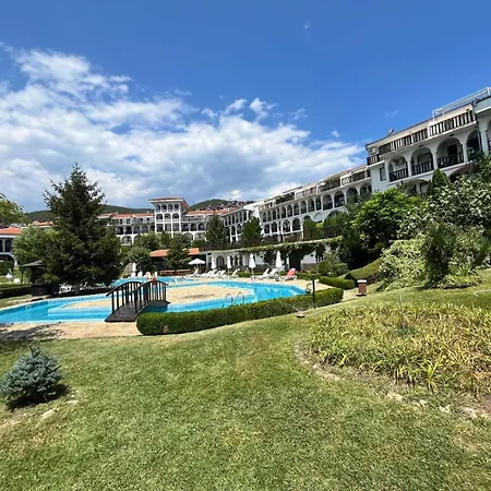 Kambani Arnel , Marina Apartmán