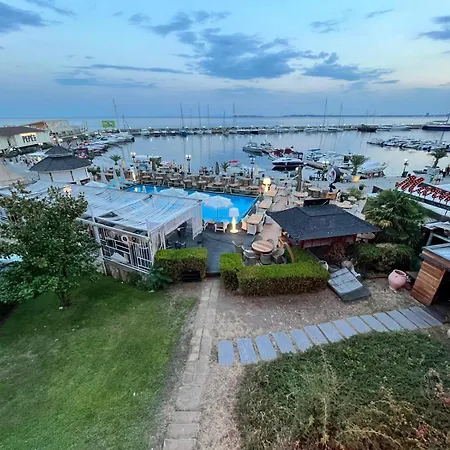 Kambani Arnel , Marina Apartmán *