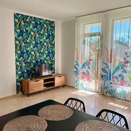 Kambani Arnel , Marina Apartment *