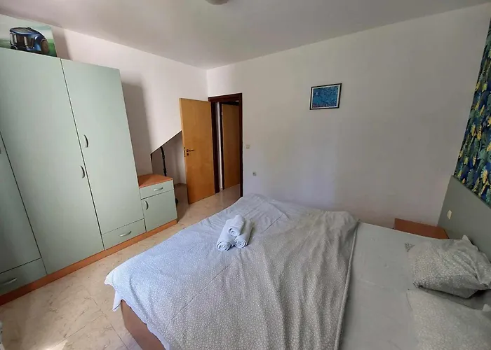 Kambani Arnel , Marina Sveti Vlas